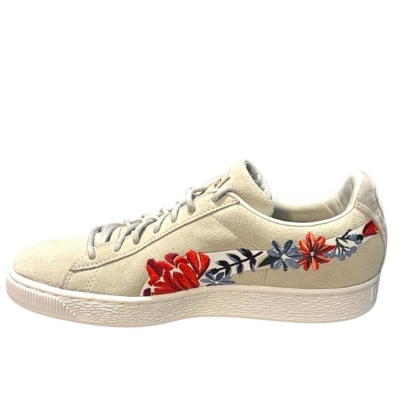 NWOT-Puma Women's Suede Classic Embroidered Floral Sneakers in Grey/White - Picture 8 of 15